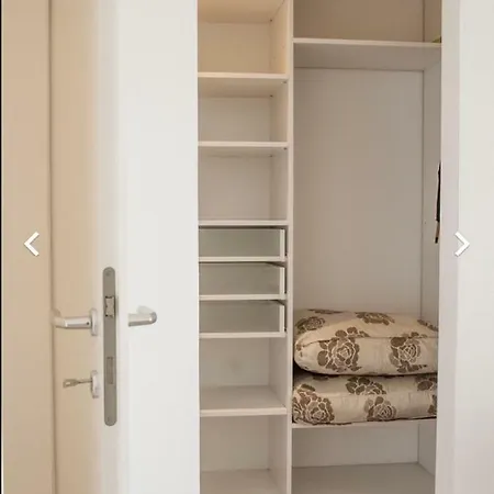 Penthouse Ana Sutivan