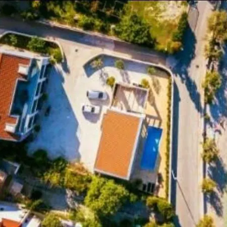 Apartment Penthouse Ana *