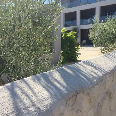 Penthouse Ana Sutivan