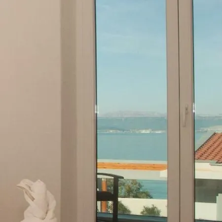Apartment Penthouse Ana *
